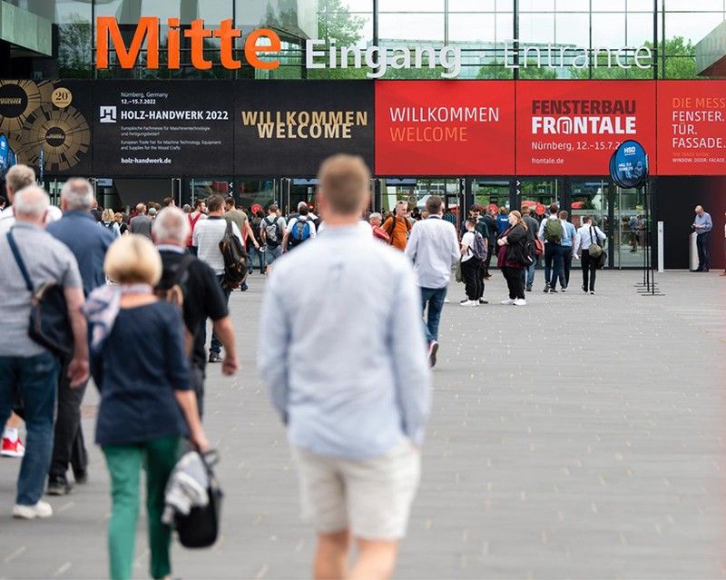PRÉSENT! CdA, a pu visiter la Foire Fensterbau Frontale.