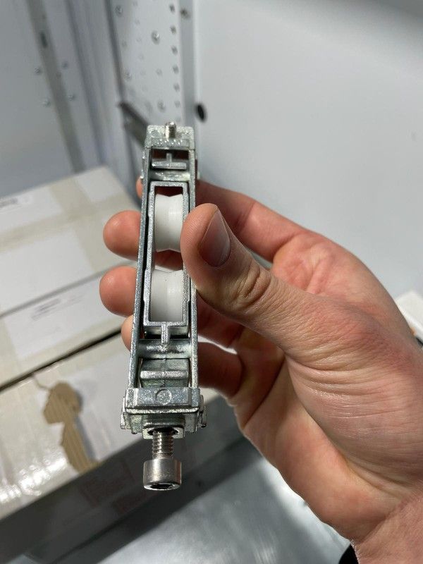 La Importancia de Ruedas y Rodamientos en Puertas y Ventanas de Aluminio y Pvc.