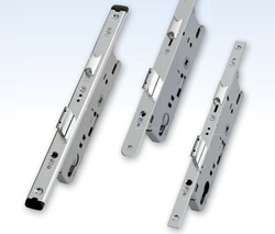 Cerradura FUHR 803 U24X6,7X337mm, E35 INOX.