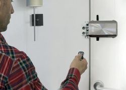 Serrure invisible Guardian avec télécommande