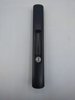 Fermeture à mortaise en titane avec clé.