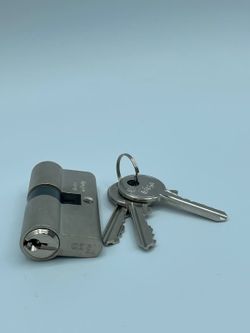 Cylindre européen 30+30 nickel à came courte.