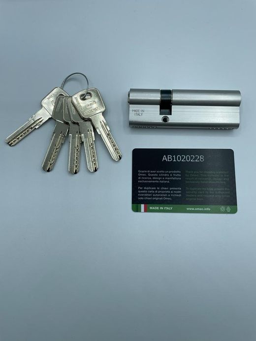 Cylindre de sécurité à double embrayage (40)