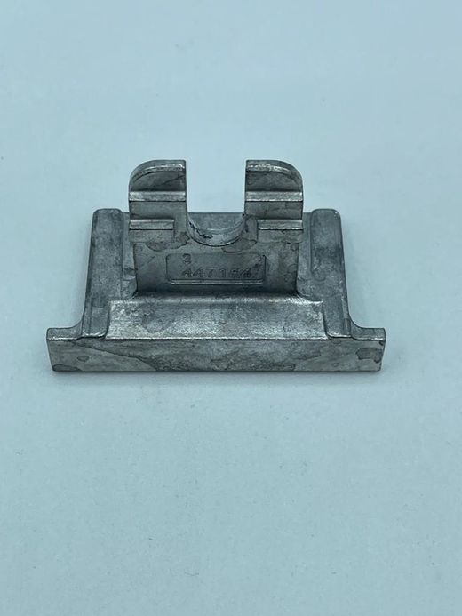 Fourchette à crémone inclinable et pivotante.