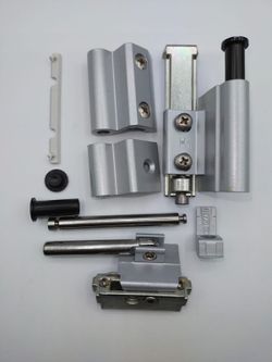 Jeu de charnières pivotantes de 80 kg.