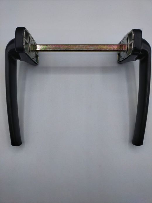 Jeu de poignées de porte réduites en livre